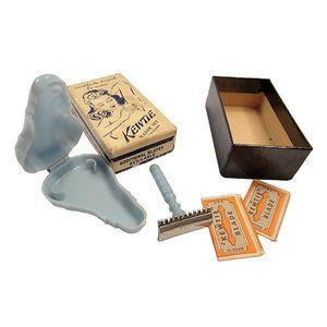 Vintage 1930s Kewtie Ladies Mini Safety Razor Set